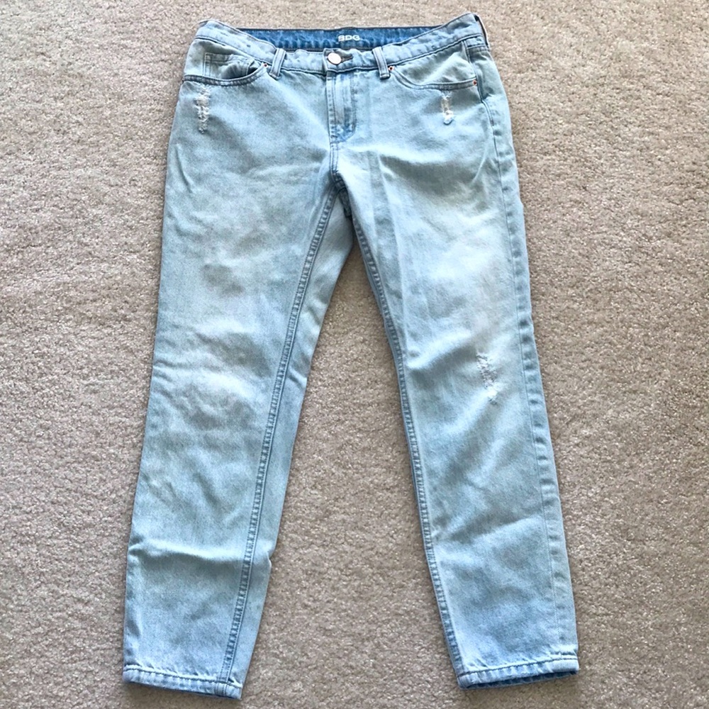 Slim boyfriend jeans, very light denim color